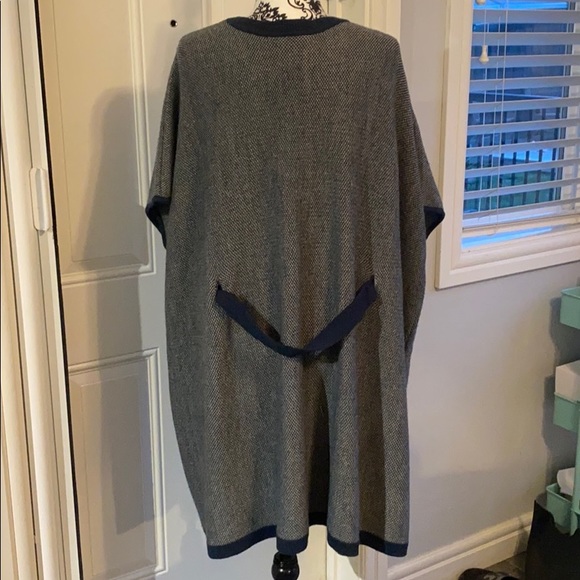 Loft Knit Cape - Picture 3 of 4